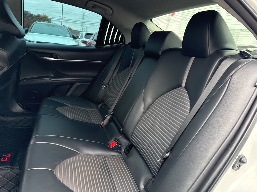 Thumbnail: 2022 Toyota Camry - 11