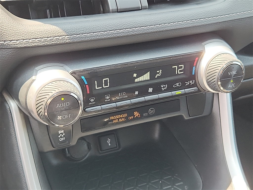 2021 Toyota RAV4 LE 21