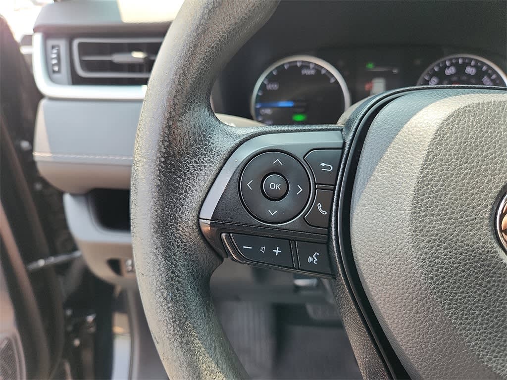 2021 Toyota RAV4 LE 23