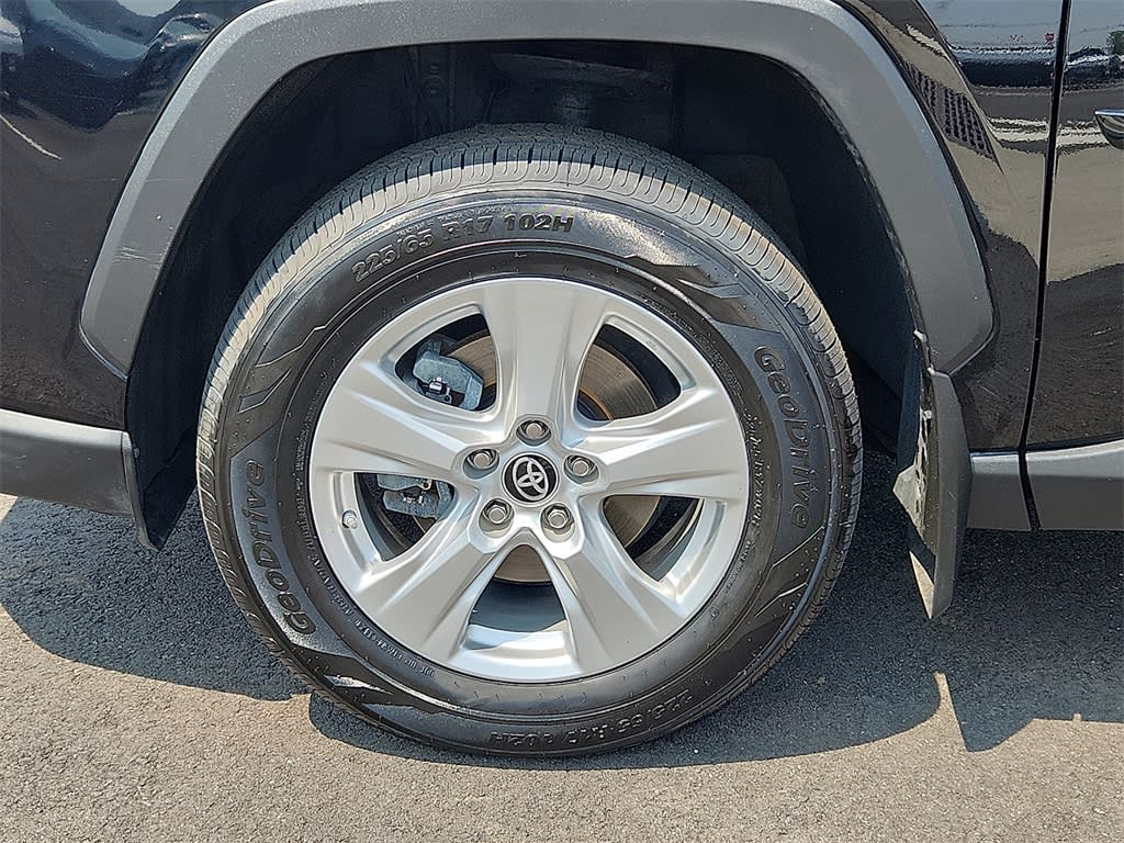 2021 Toyota RAV4 LE 8