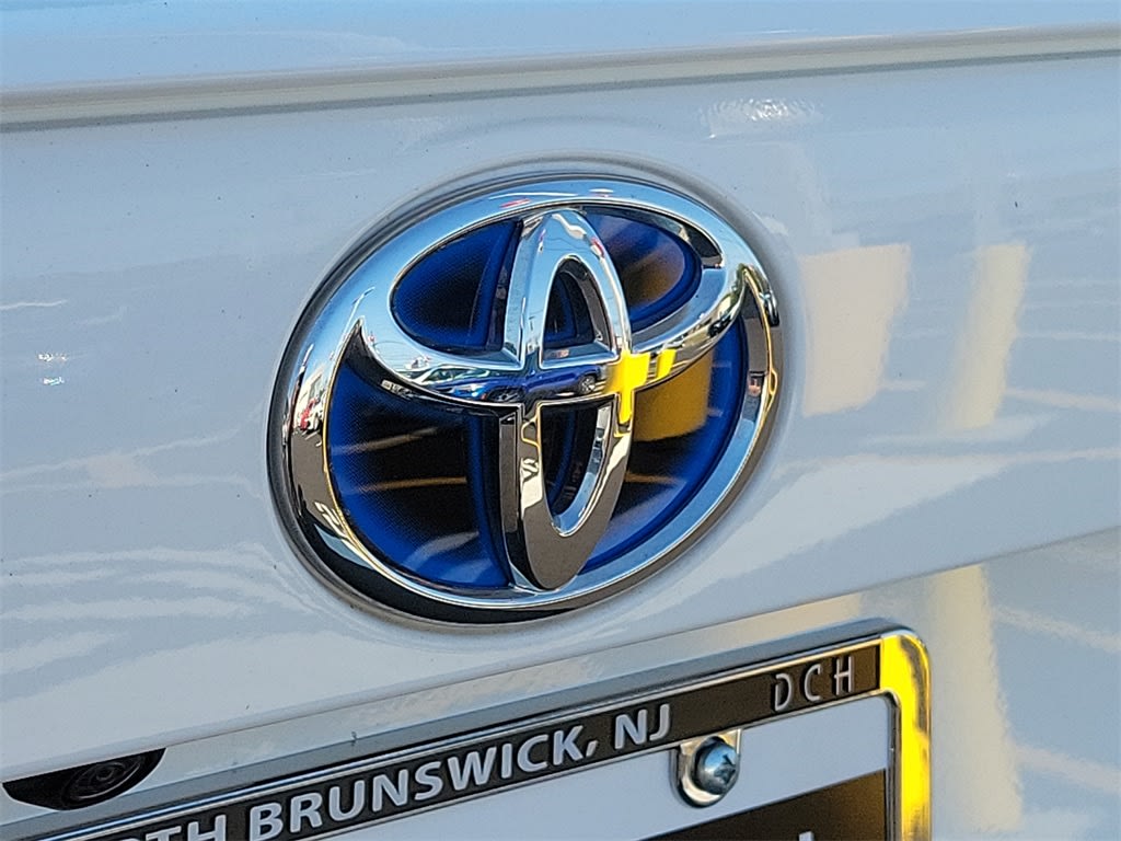 2023 Toyota RAV4 LE 6