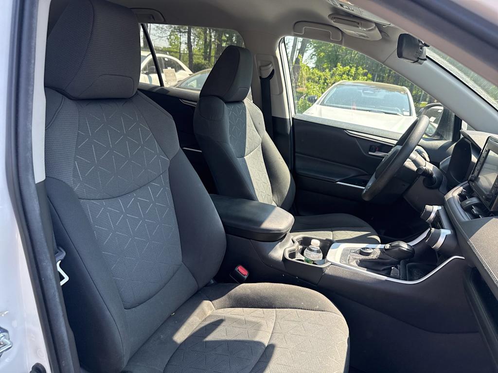 Thumbnail: 2021 Toyota RAV4 - 10
