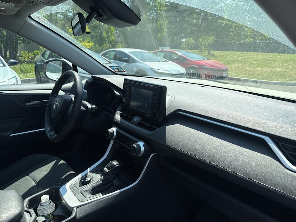 Thumbnail: 2021 Toyota RAV4 - 8