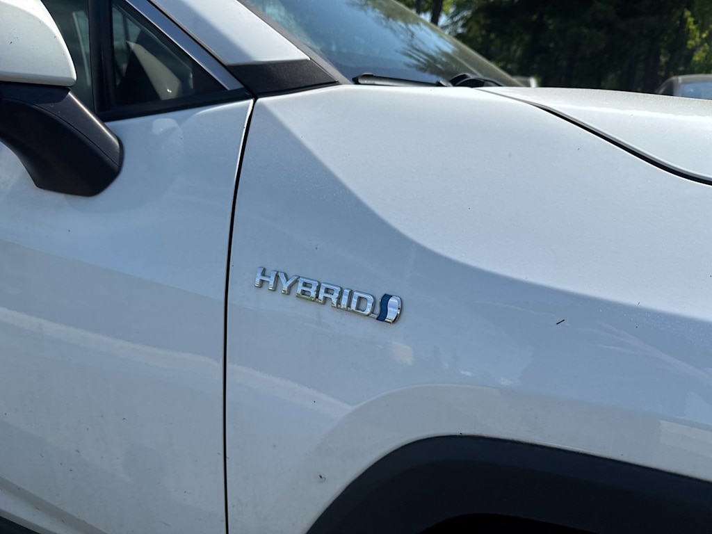 Thumbnail: 2021 Toyota RAV4 - 6