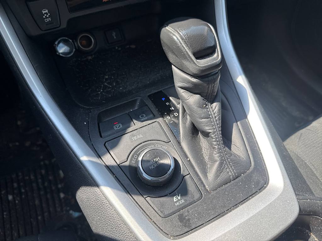 Thumbnail: 2021 Toyota RAV4 - 15