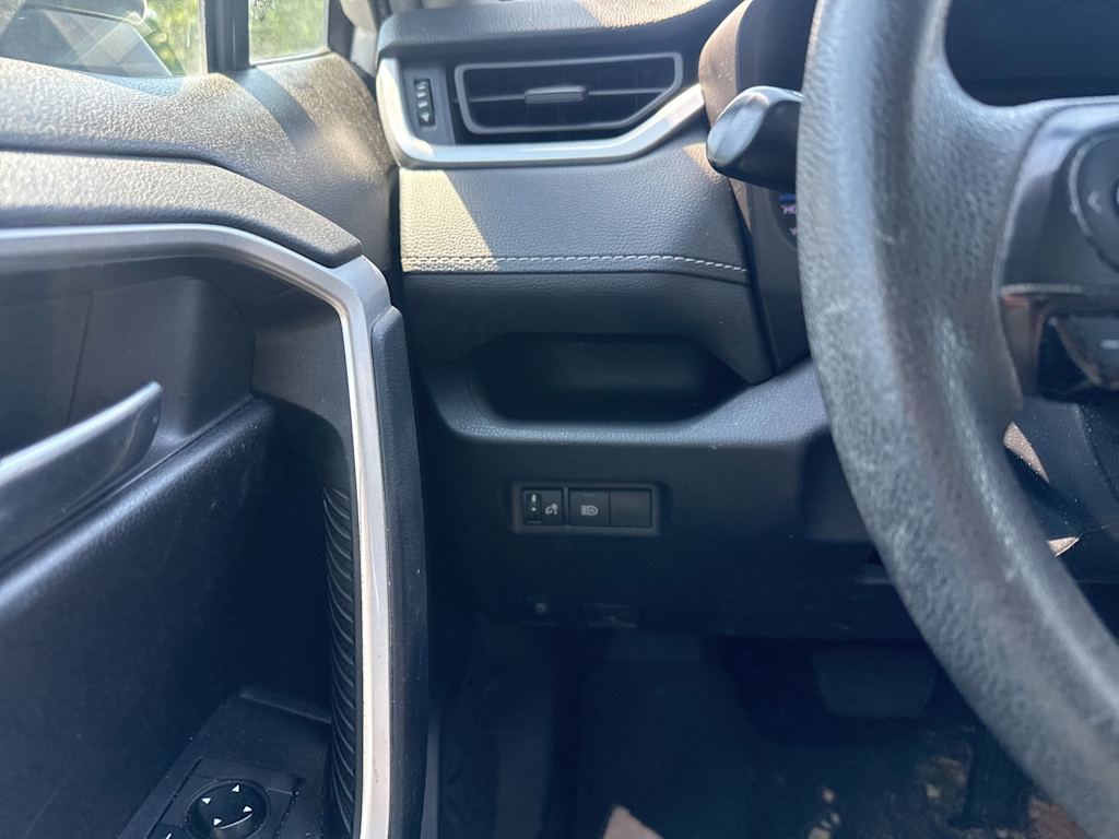 Thumbnail: 2021 Toyota RAV4 - 27
