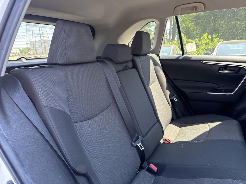 Thumbnail: 2021 Toyota RAV4 - 25