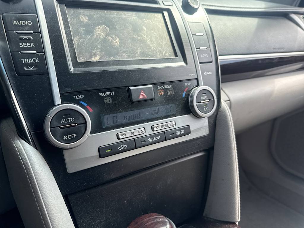 Thumbnail: 2014 Toyota Camry - 21