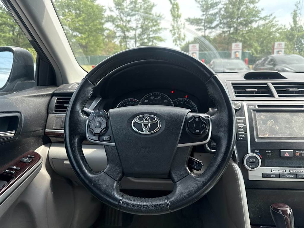 Thumbnail: 2014 Toyota Camry - 10
