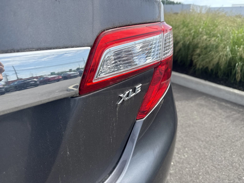 Thumbnail: 2014 Toyota Camry - 18