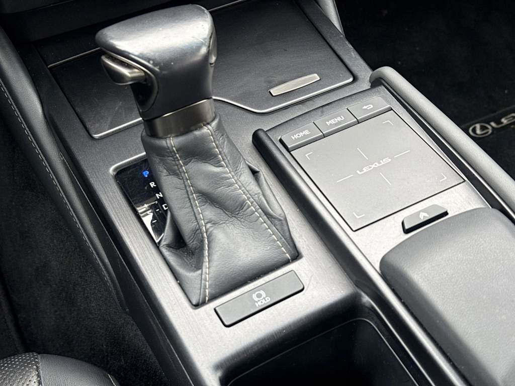 Thumbnail: 2021 Lexus ES - 13