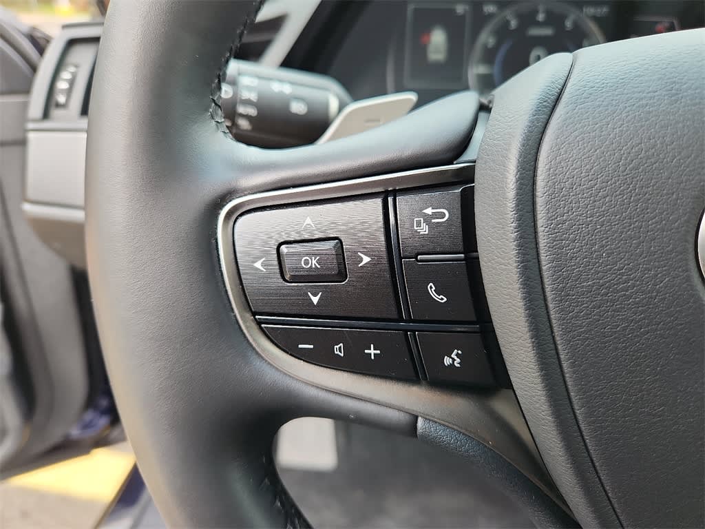 2022 Lexus ES 350 23