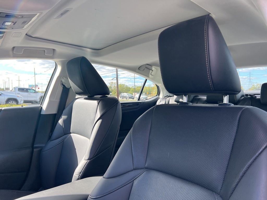 Thumbnail: 2020 Lexus ES - 6