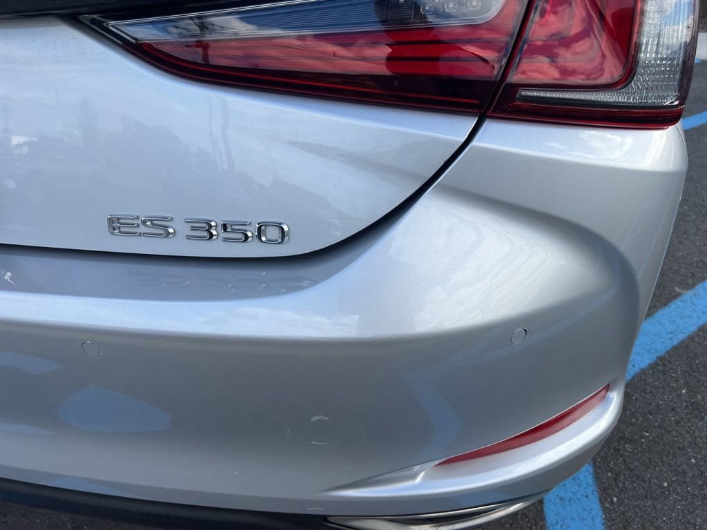 Thumbnail: 2020 Lexus ES - 14