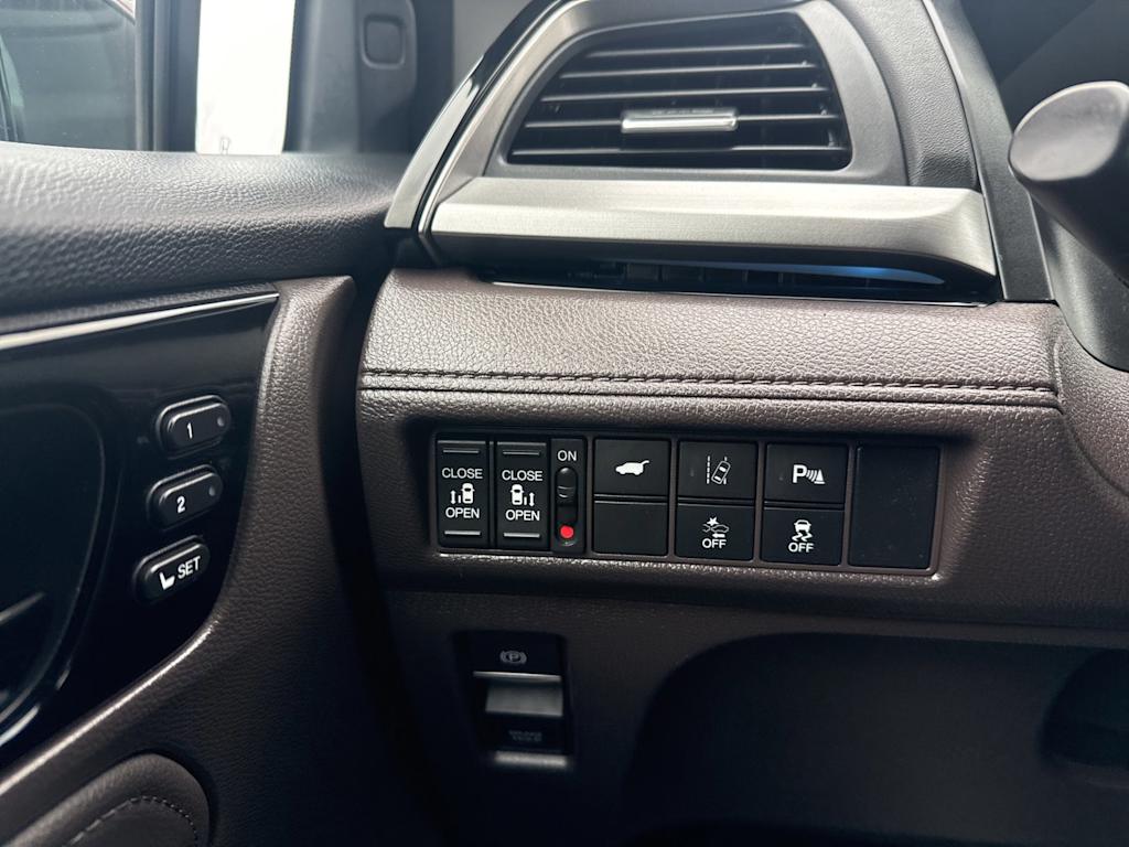 Thumbnail: 2019 Honda Odyssey - 23