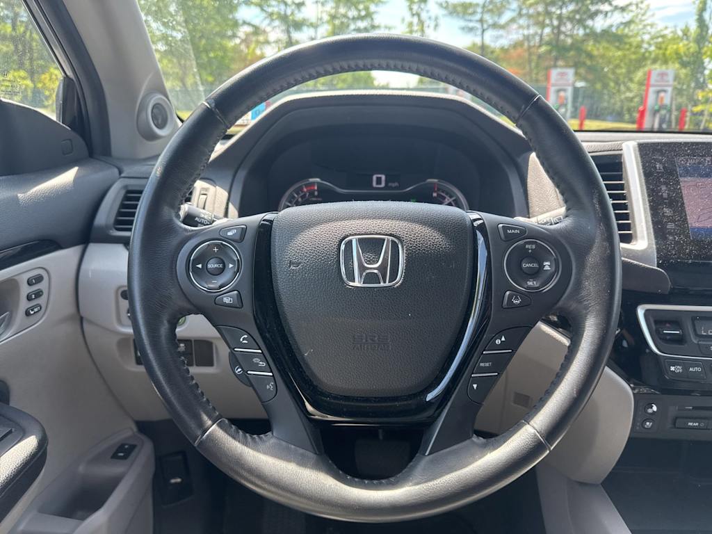 Thumbnail: 2018 Honda Pilot - 10