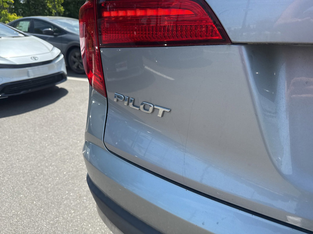 Thumbnail: 2018 Honda Pilot - 4