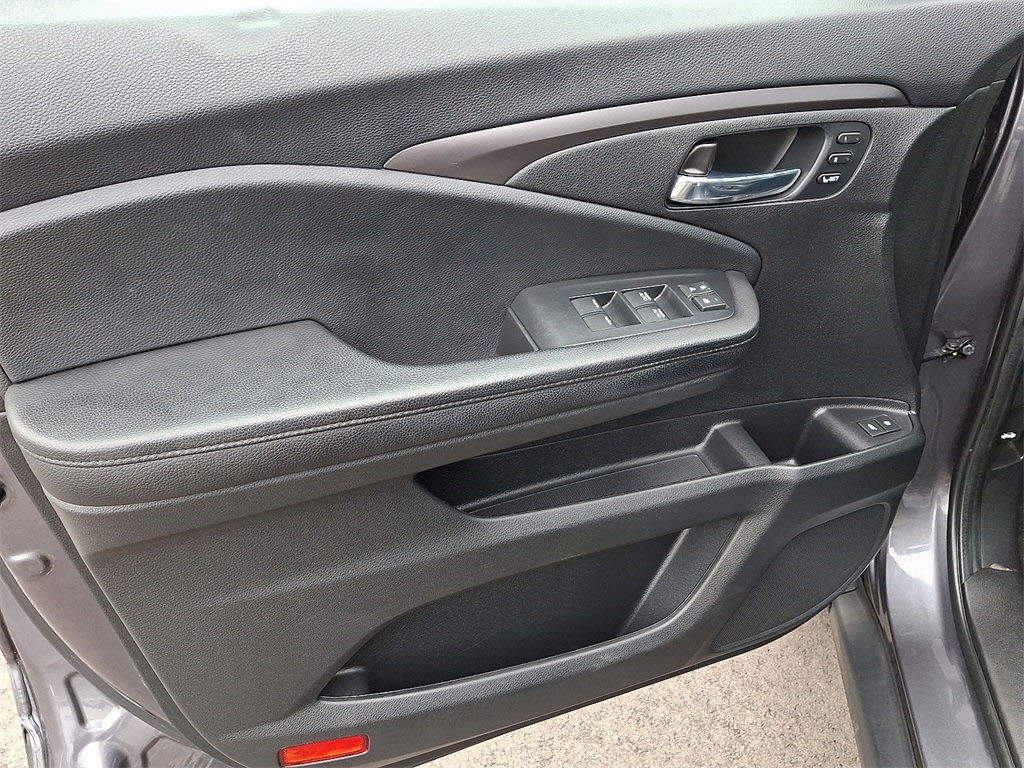 2021 Honda Pilot SE 21