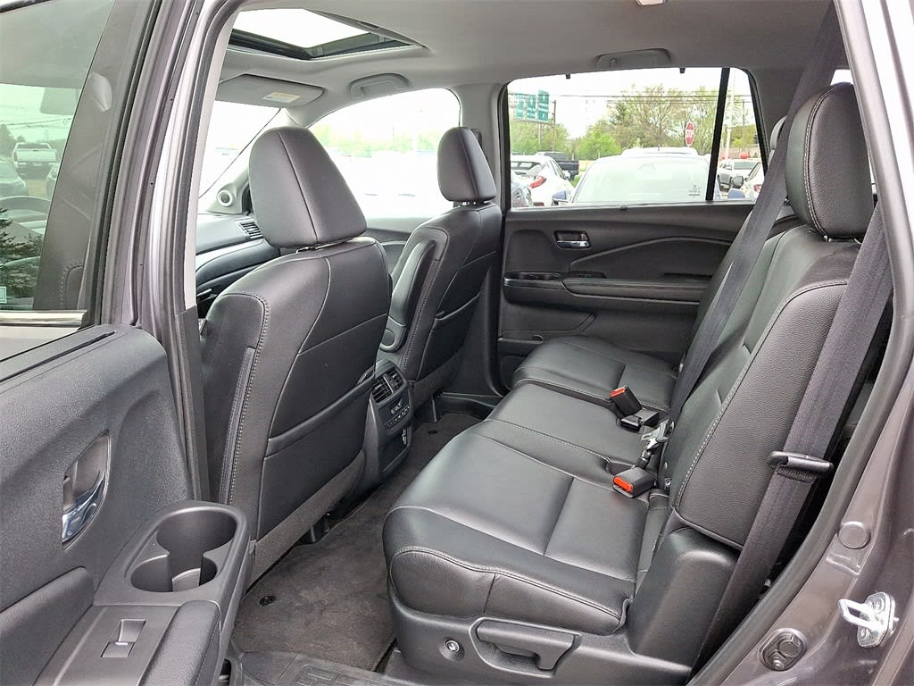 2021 Honda Pilot SE 11