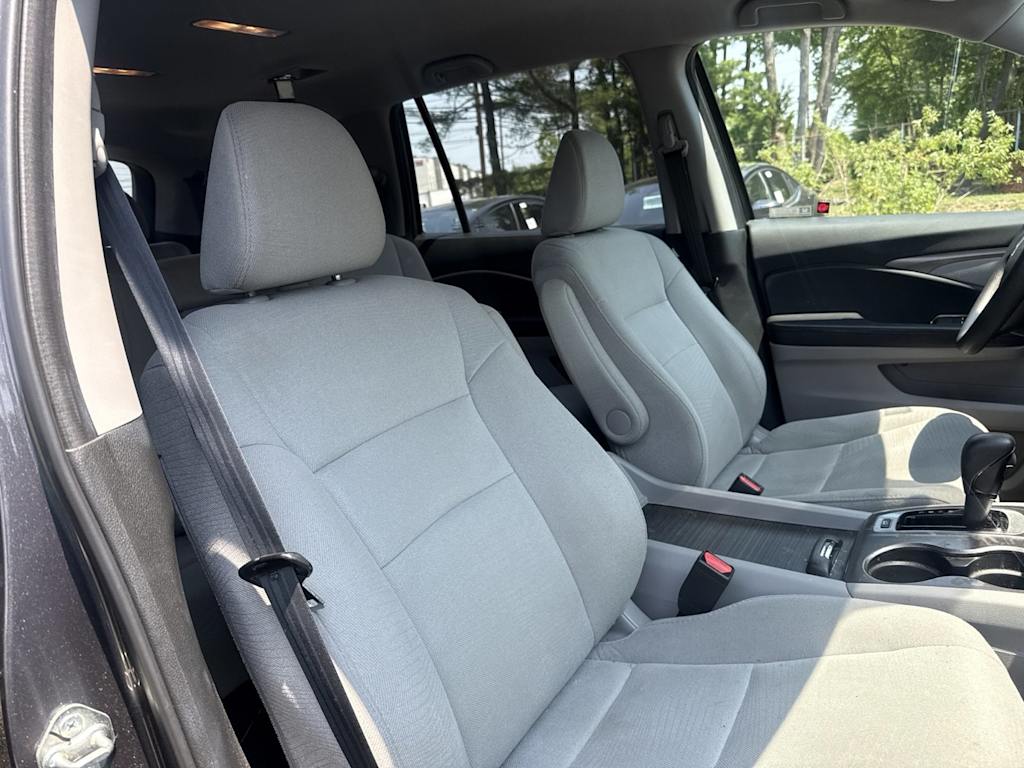 Thumbnail: 2017 Honda Pilot - 10