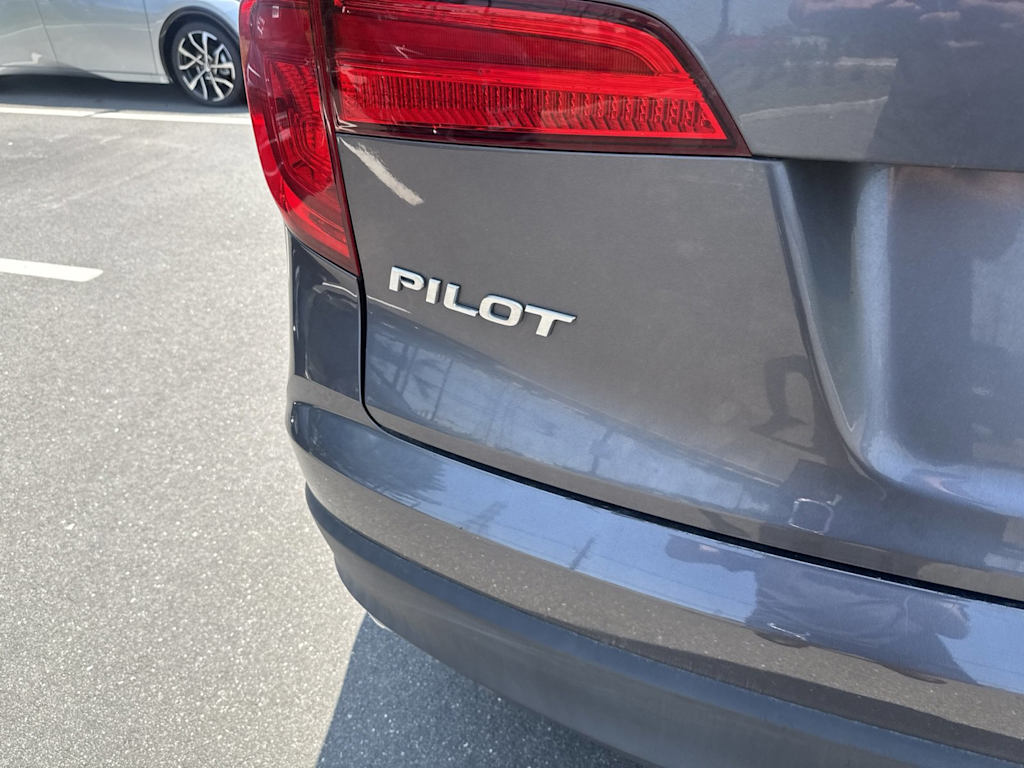 Thumbnail: 2017 Honda Pilot - 6
