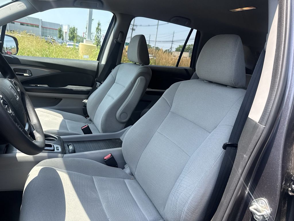 Thumbnail: 2017 Honda Pilot - 9
