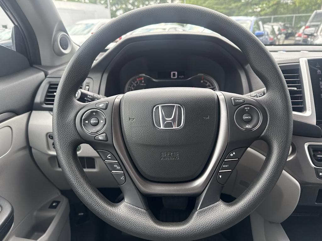 Thumbnail: 2017 Honda Pilot - 12