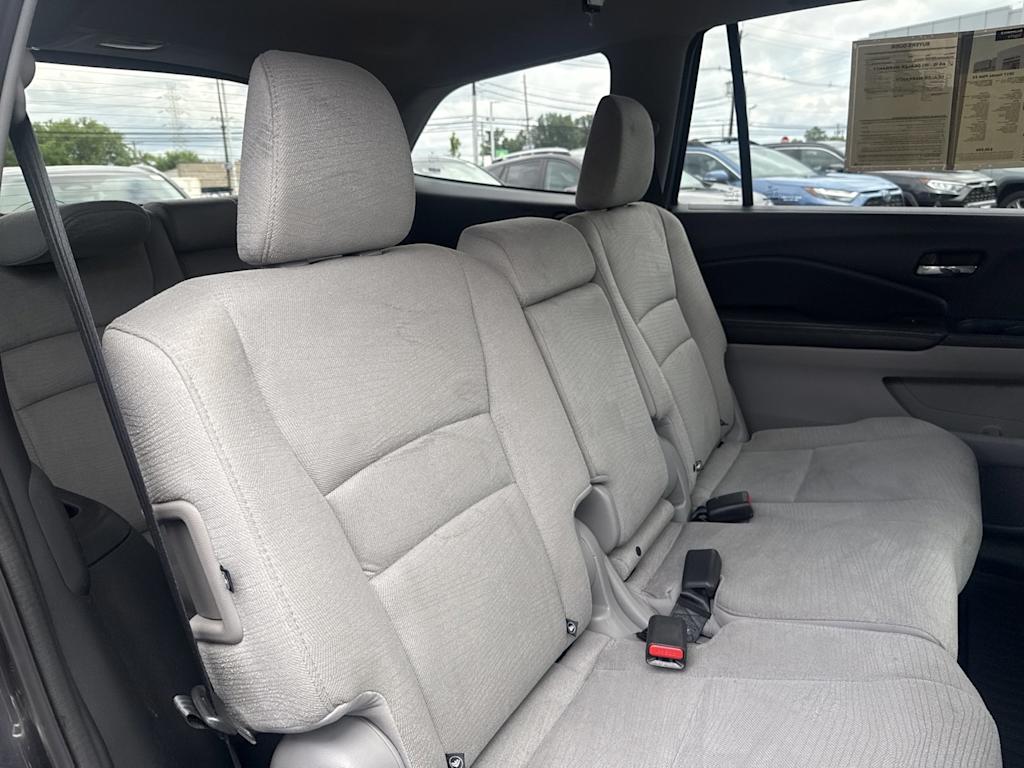 Thumbnail: 2017 Honda Pilot - 20