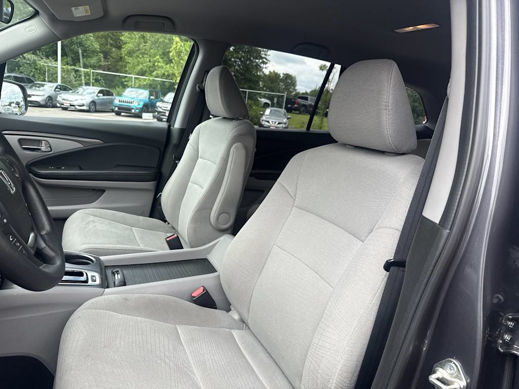 Thumbnail: 2017 Honda Pilot - 9