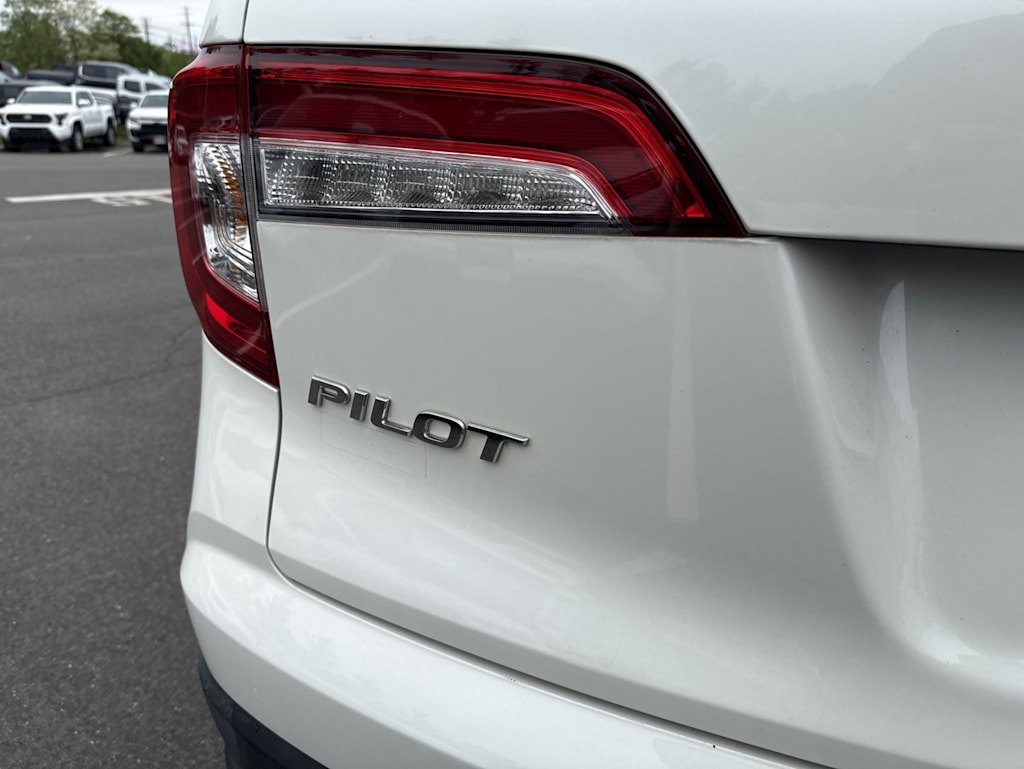 Thumbnail: 2019 Honda Pilot - 6
