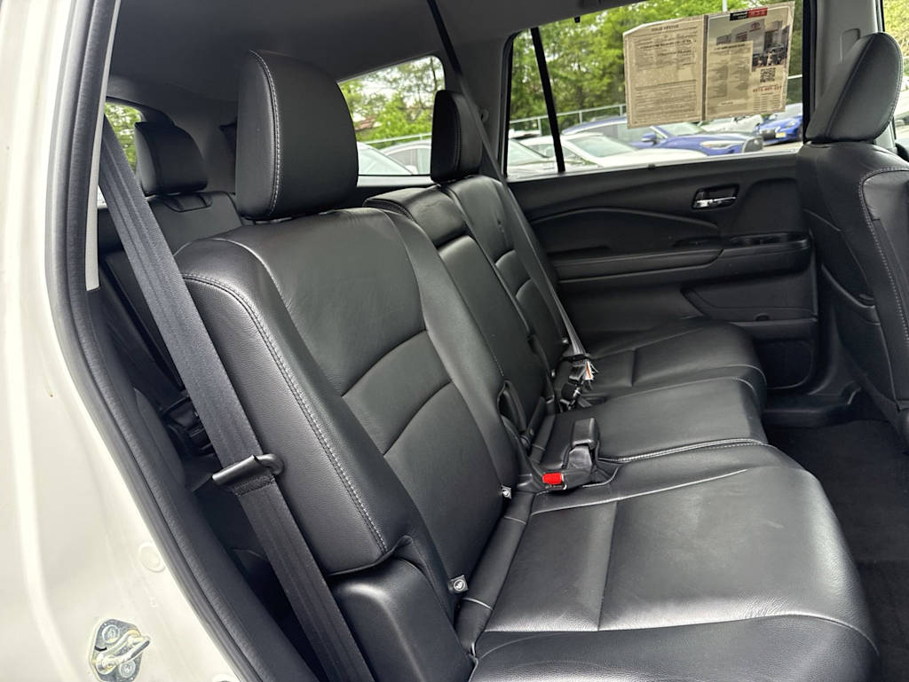 Thumbnail: 2019 Honda Pilot - 21