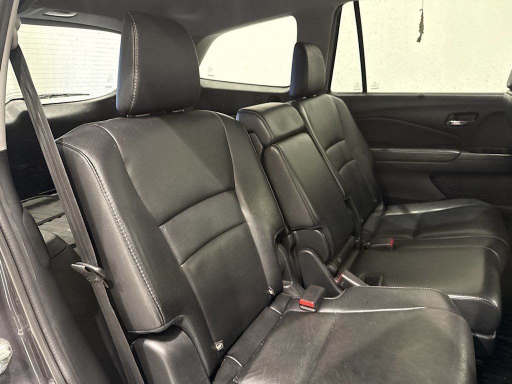 Thumbnail: 2019 Honda Pilot - 15