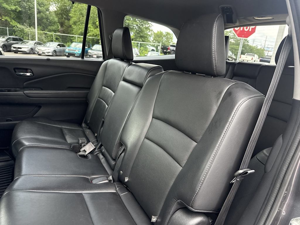 Thumbnail: 2019 Honda Pilot - 11