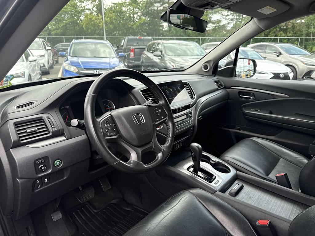 Thumbnail: 2019 Honda Pilot - 2