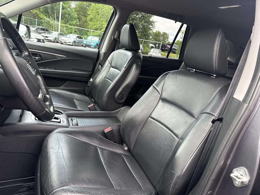Thumbnail: 2019 Honda Pilot - 9