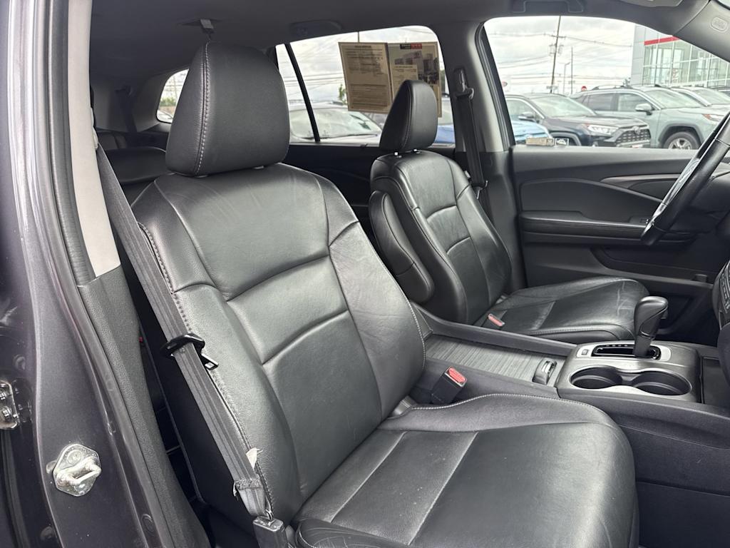 Thumbnail: 2019 Honda Pilot - 10