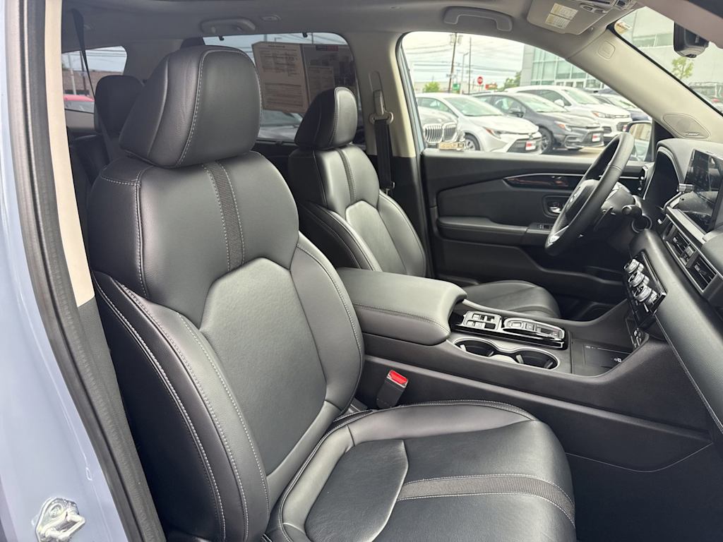 Thumbnail: 2023 Honda Pilot - 10