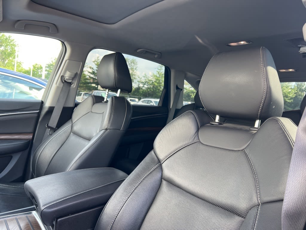 Thumbnail: 2020 Acura MDX - 8