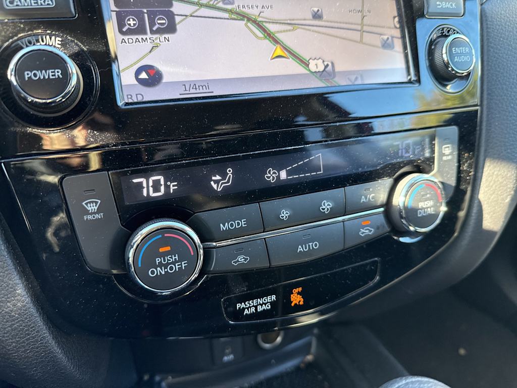 Thumbnail: 2016 Nissan Rogue - 22