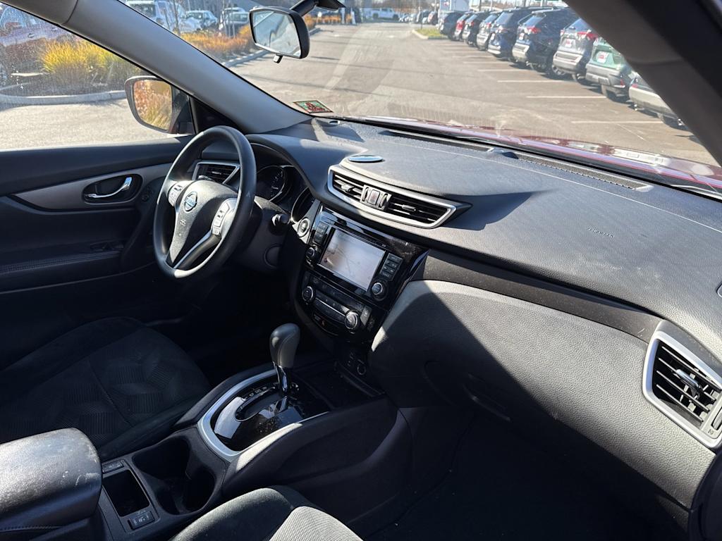 Thumbnail: 2016 Nissan Rogue - 8