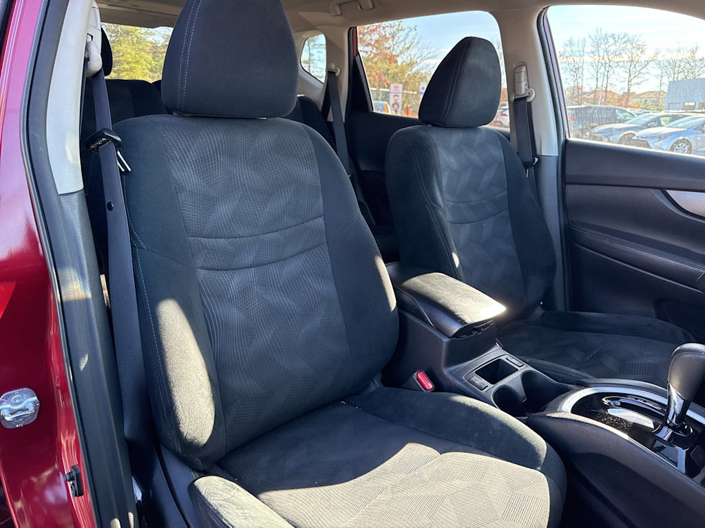 Thumbnail: 2016 Nissan Rogue - 10