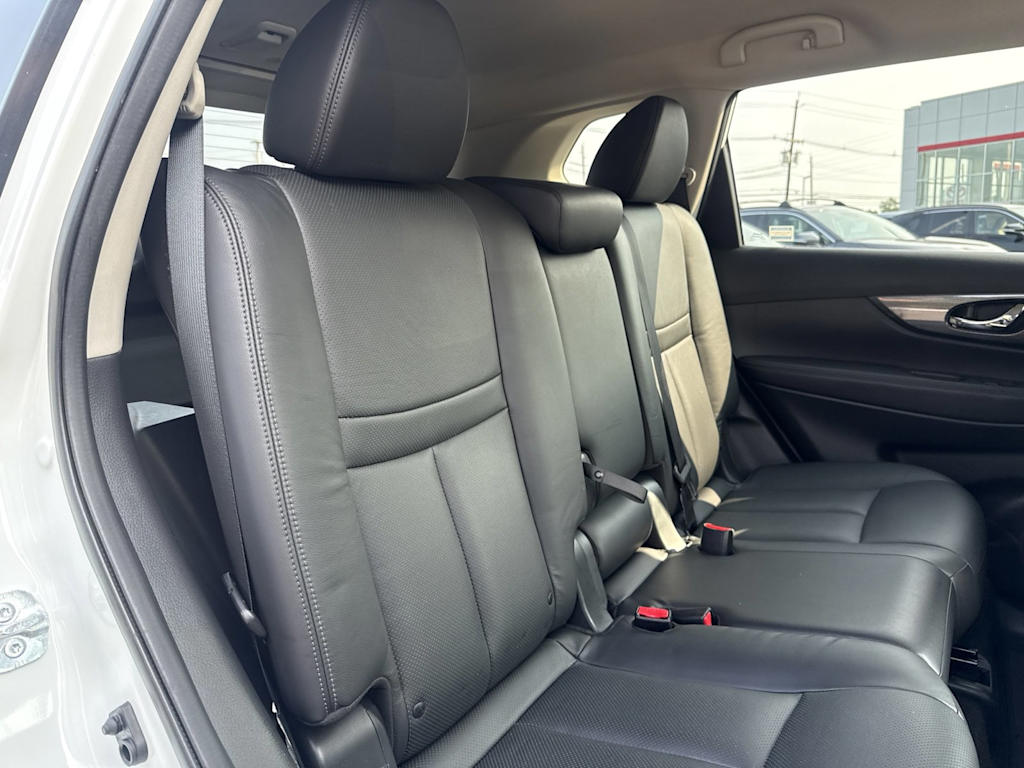 Thumbnail: 2015 Nissan Rogue - 21