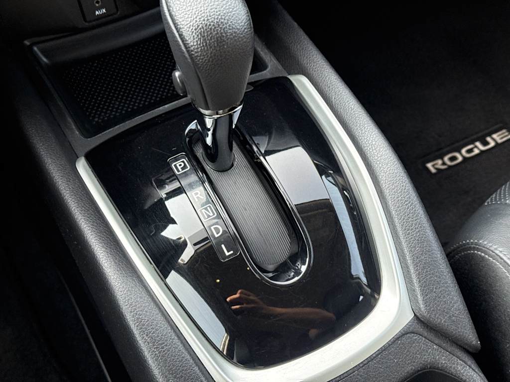 Thumbnail: 2015 Nissan Rogue - 15