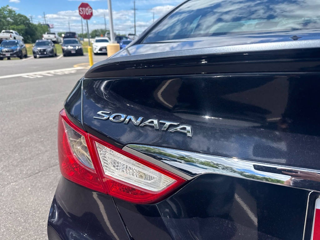 Thumbnail: 2014 Hyundai Sonata - 19