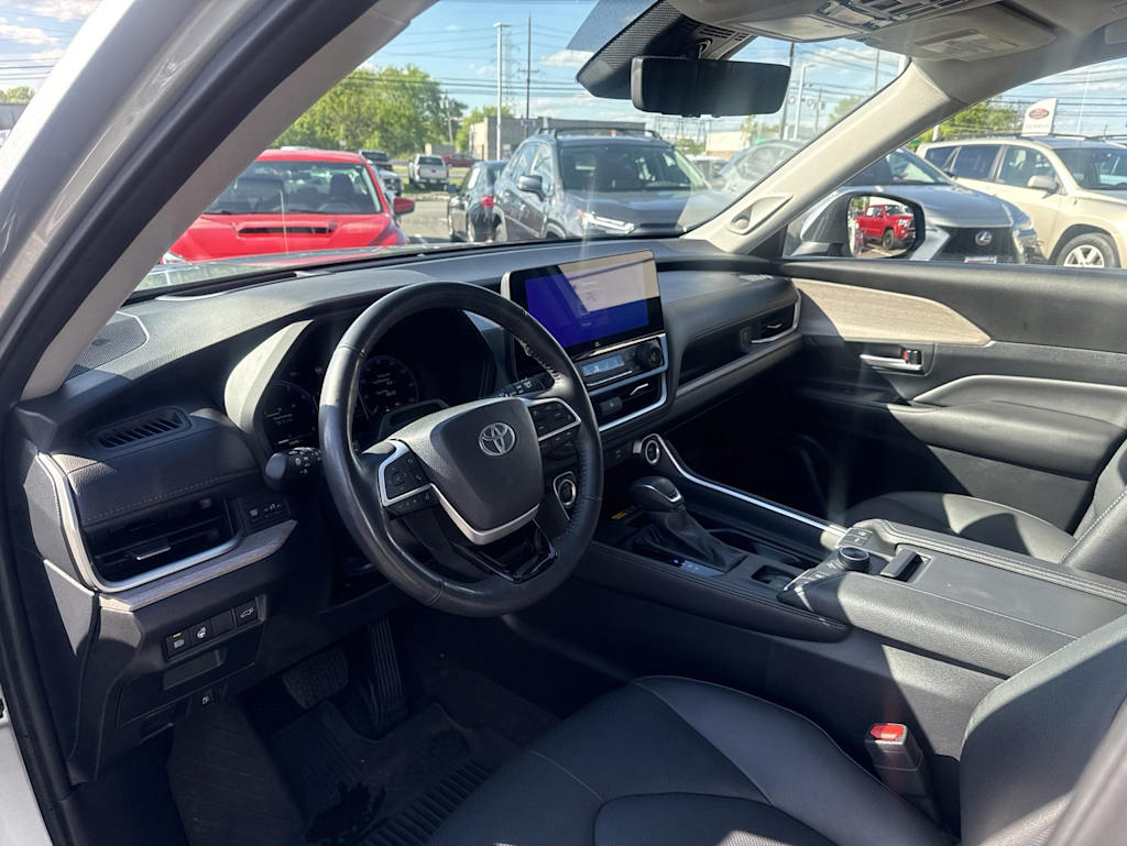 Thumbnail: 2024 Toyota Grand Highlander - 2