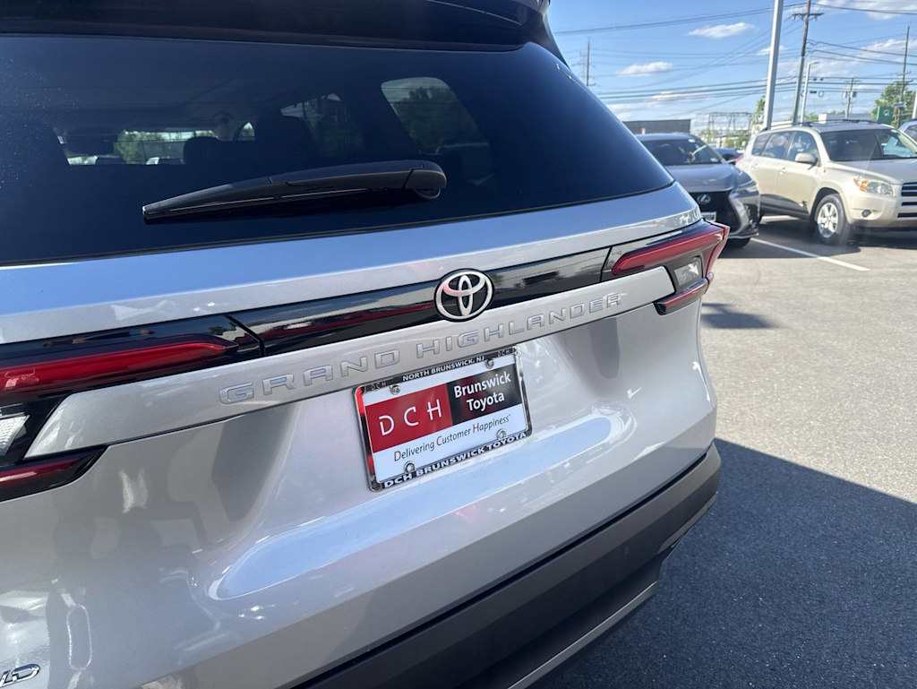 Thumbnail: 2024 Toyota Grand Highlander - 6