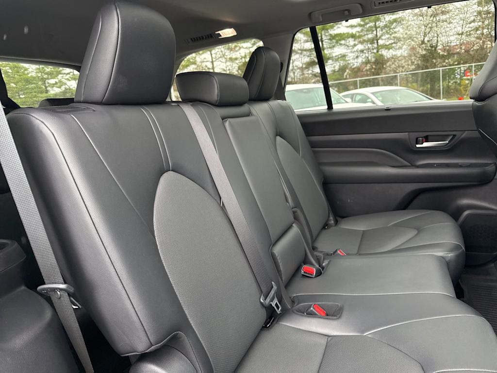 Thumbnail: 2025 Toyota Grand Highlander - 21