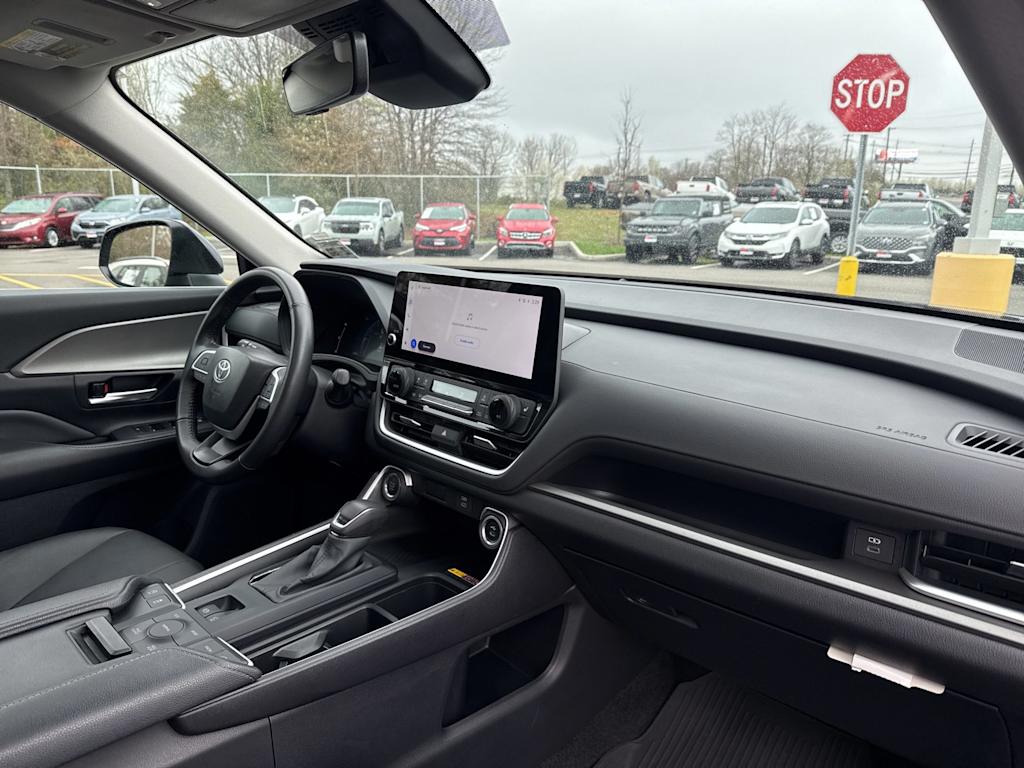 Thumbnail: 2025 Toyota Grand Highlander - 8