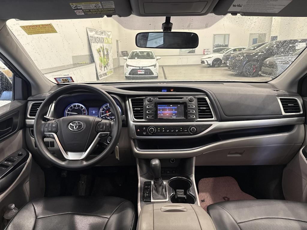 Thumbnail: 2015 Toyota Highlander - 13