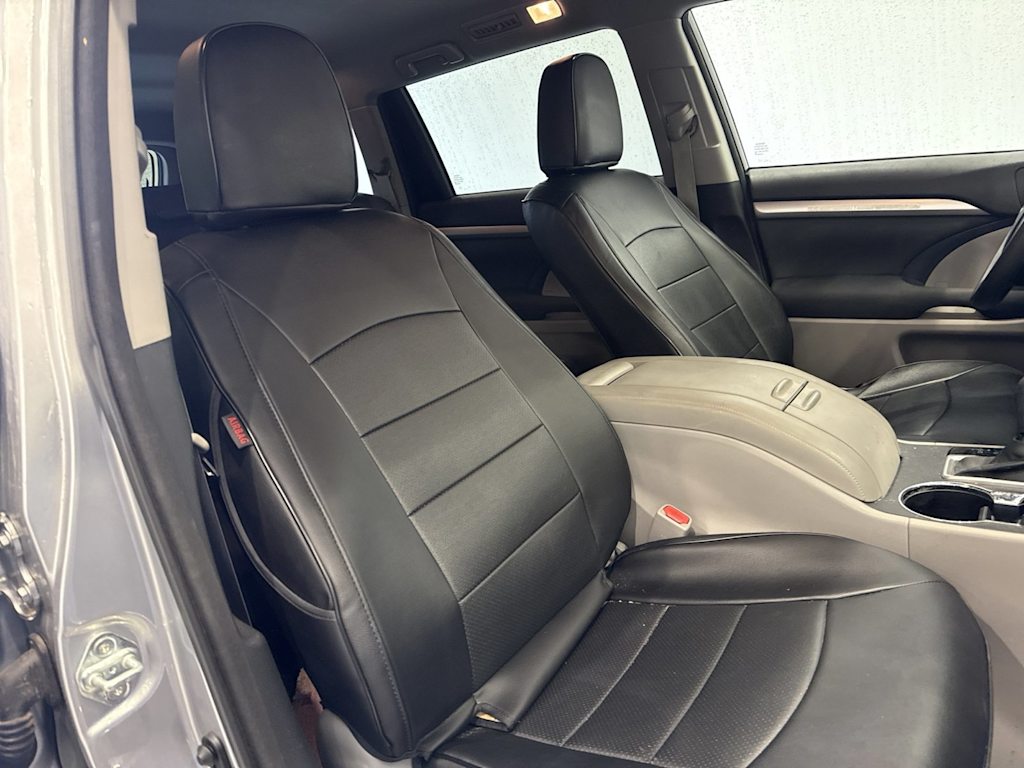 Thumbnail: 2015 Toyota Highlander - 10